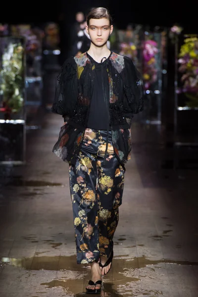 Look 59